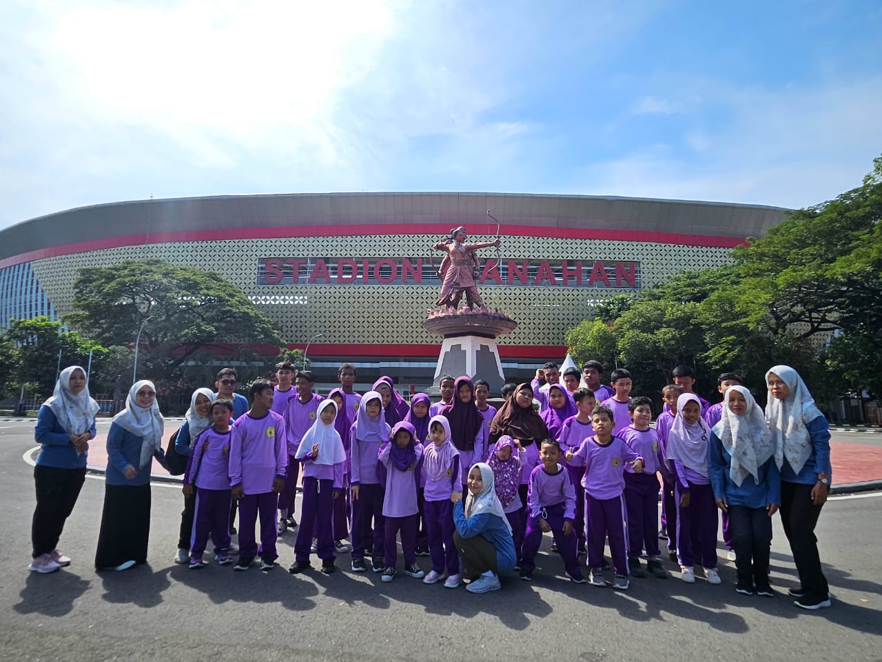 SLB-CG YPPCG Bina Sejahtera Surakarta Kunjungi Stadion Manahan dalam Outing Class Edukatif